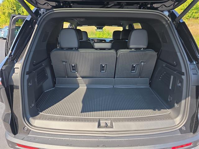 new 2026 Chevrolet Traverse car, priced at $47,640