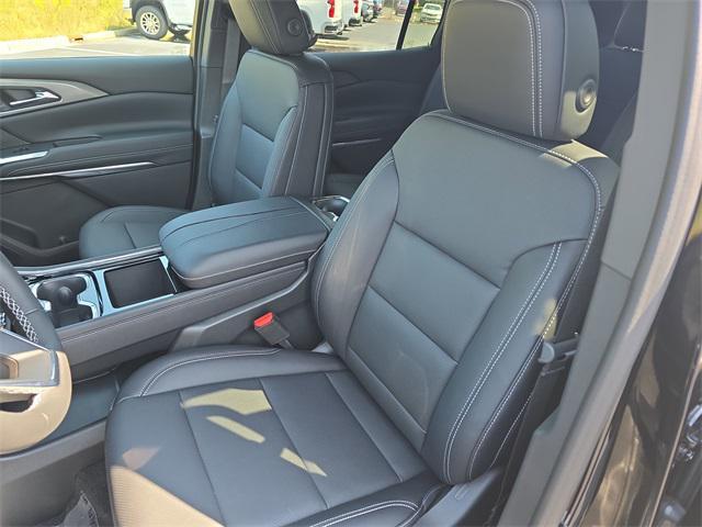 new 2026 Chevrolet Traverse car, priced at $47,640