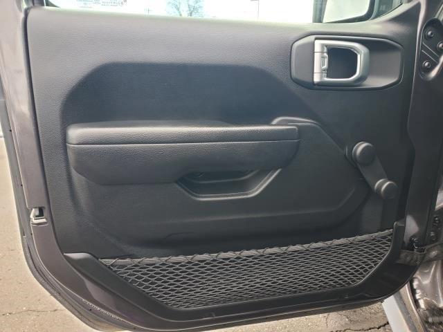 used 2022 Jeep Wrangler Unlimited car, priced at $32,137