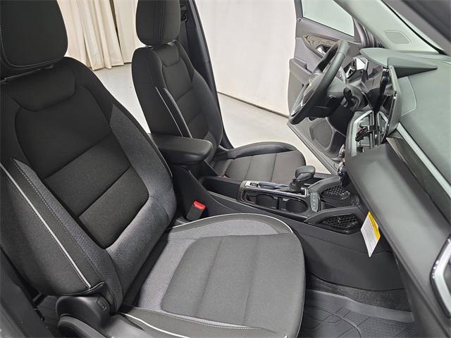 new 2025 Chevrolet TrailBlazer car, priced at $30,880
