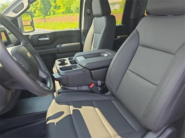 new 2025 Chevrolet Silverado 3500 car, priced at $55,550