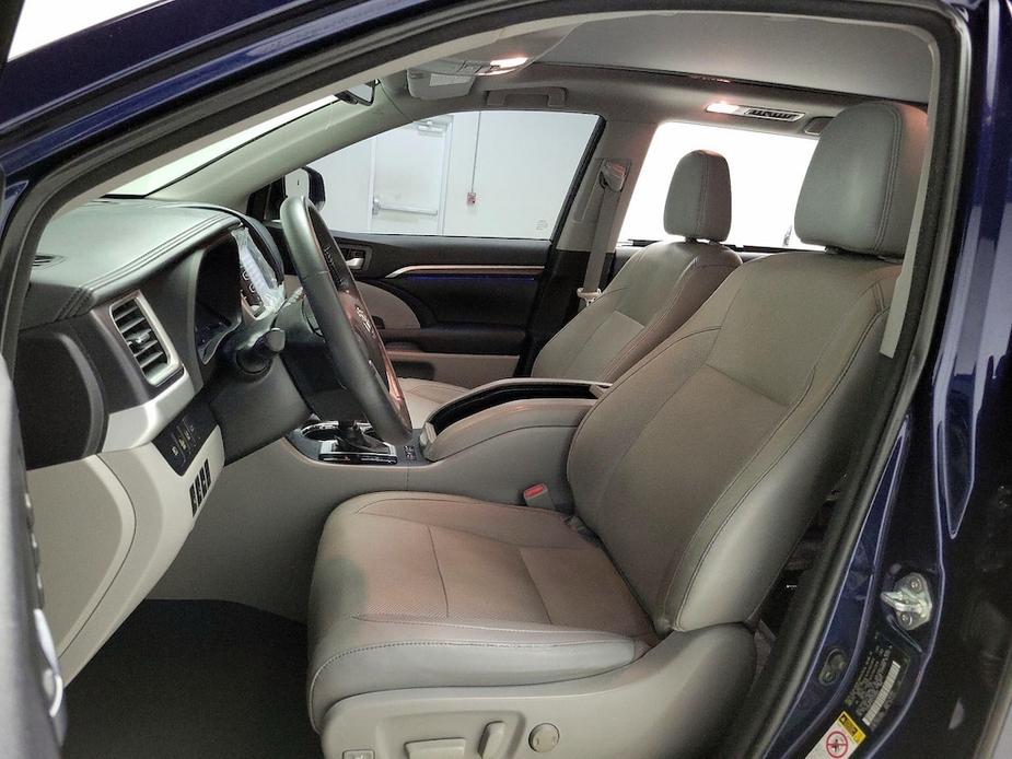 used 2015 Toyota Highlander car, priced at $26,998