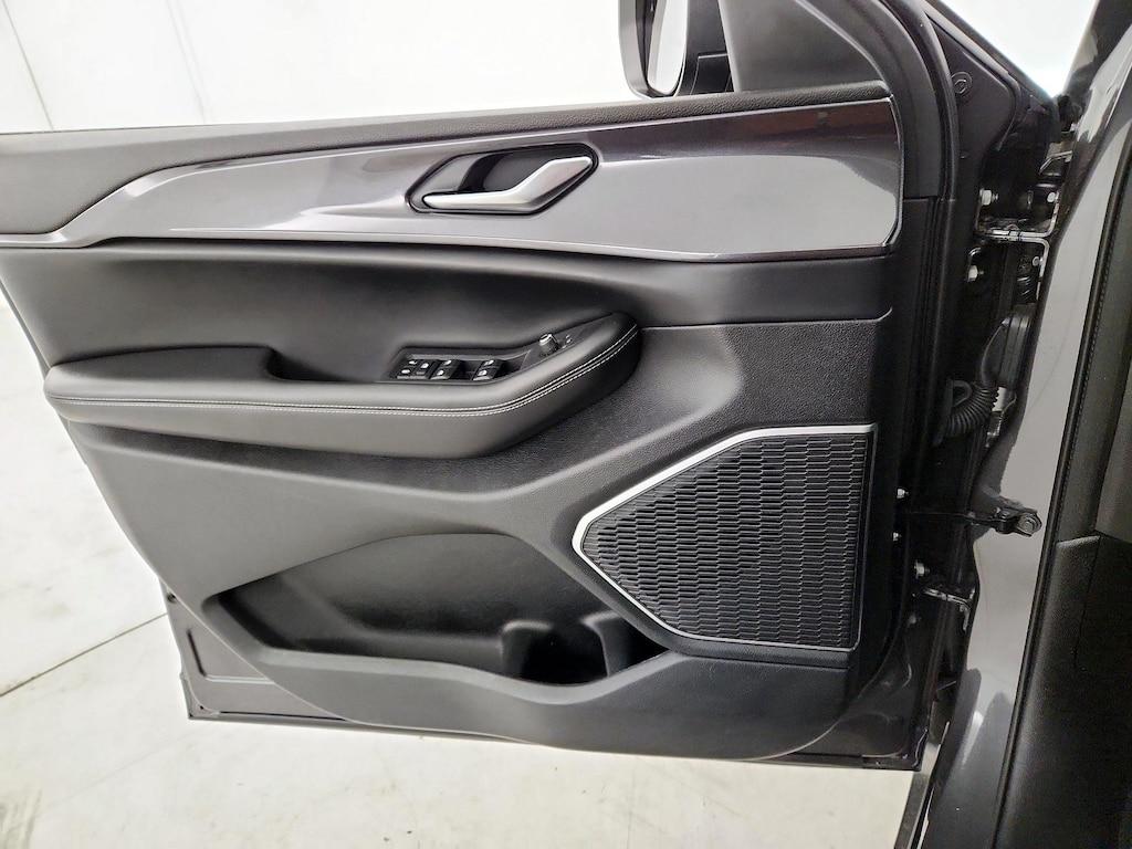 used 2022 Jeep Grand Cherokee car, priced at $27,998