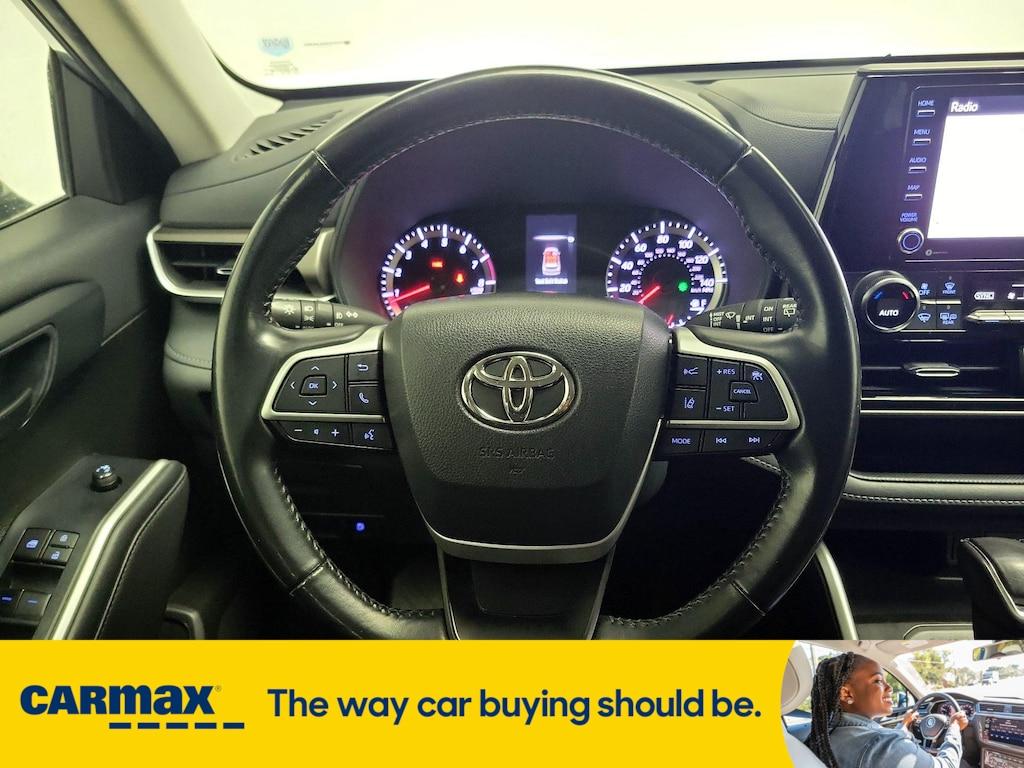 used 2022 Toyota Highlander car, priced at $41,998