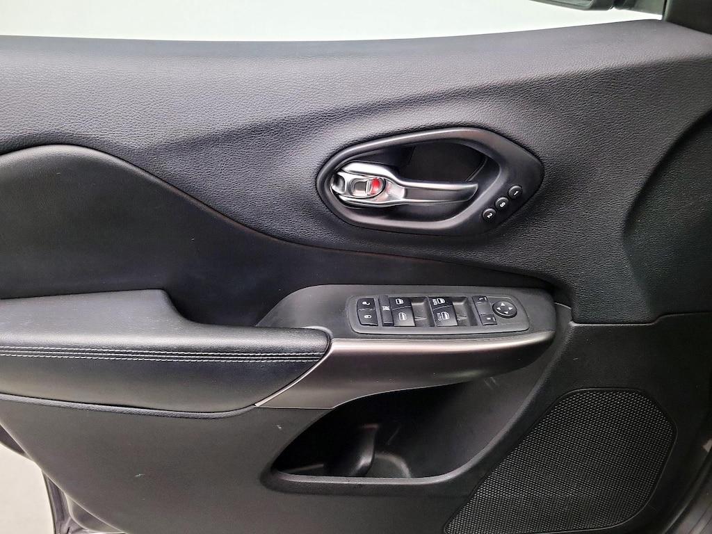 used 2019 Jeep Cherokee car, priced at $15,998