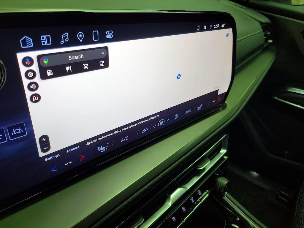 used 2024 Chevrolet Traverse car, priced at $34,998