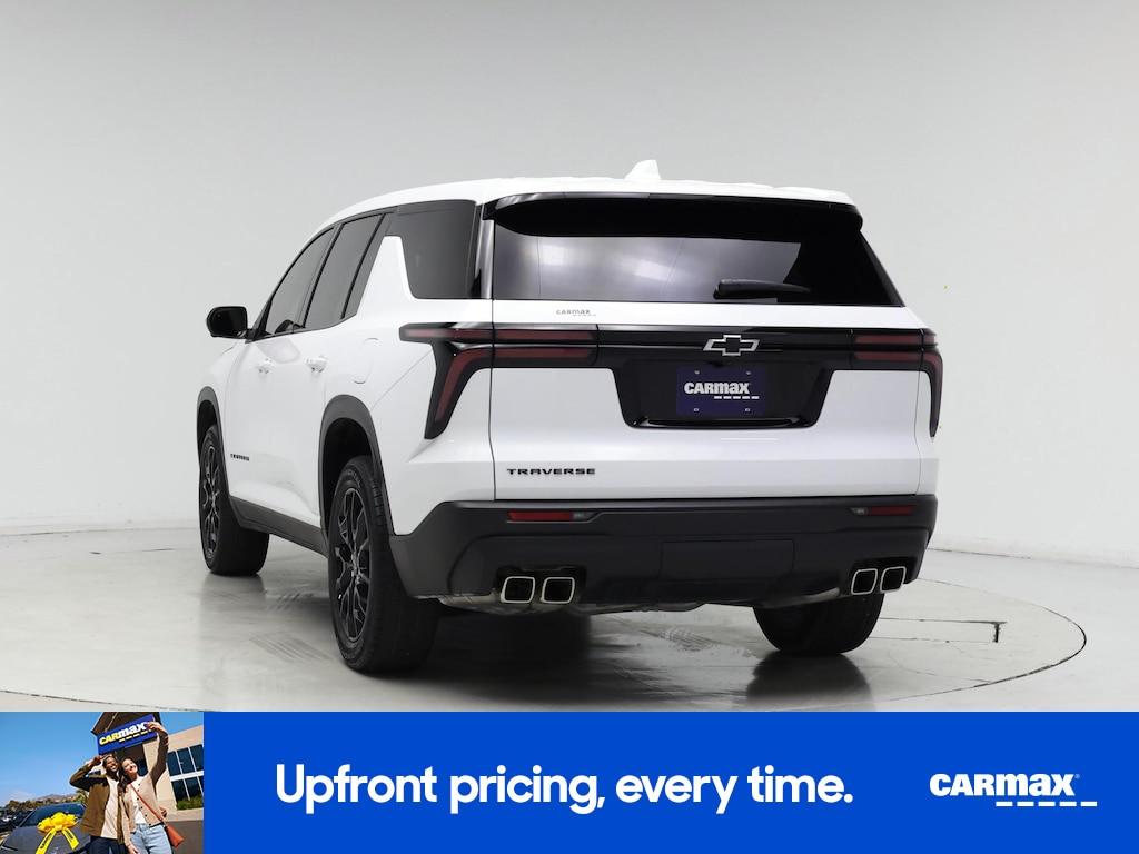 used 2024 Chevrolet Traverse car, priced at $34,998
