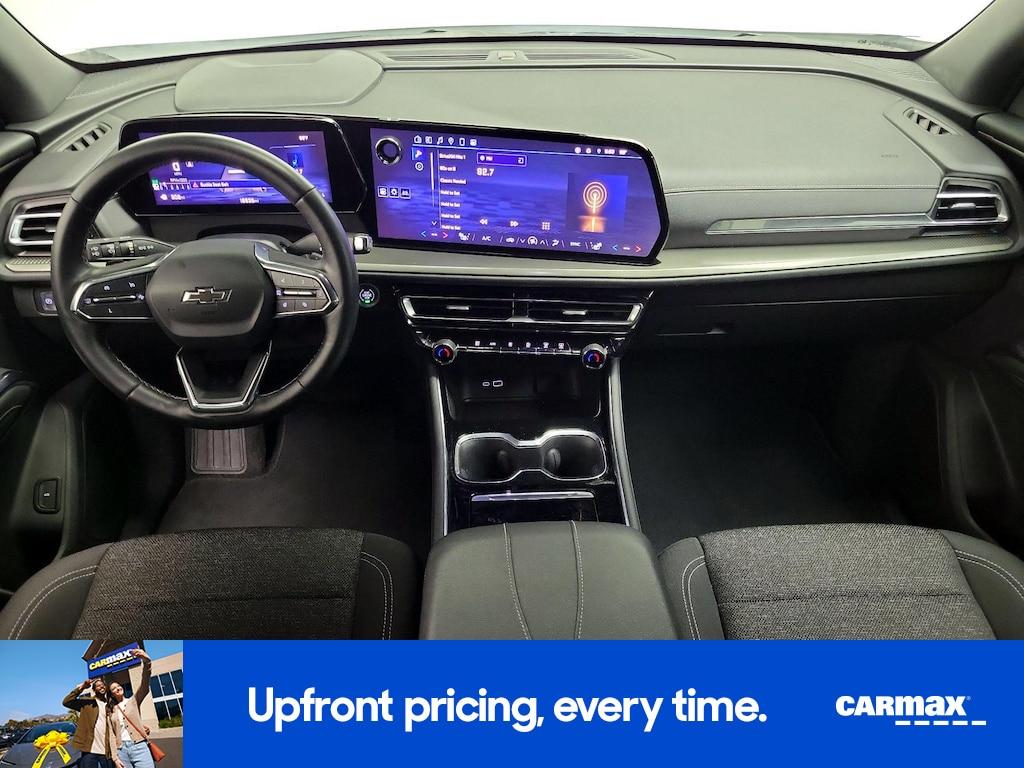 used 2024 Chevrolet Traverse car, priced at $34,998