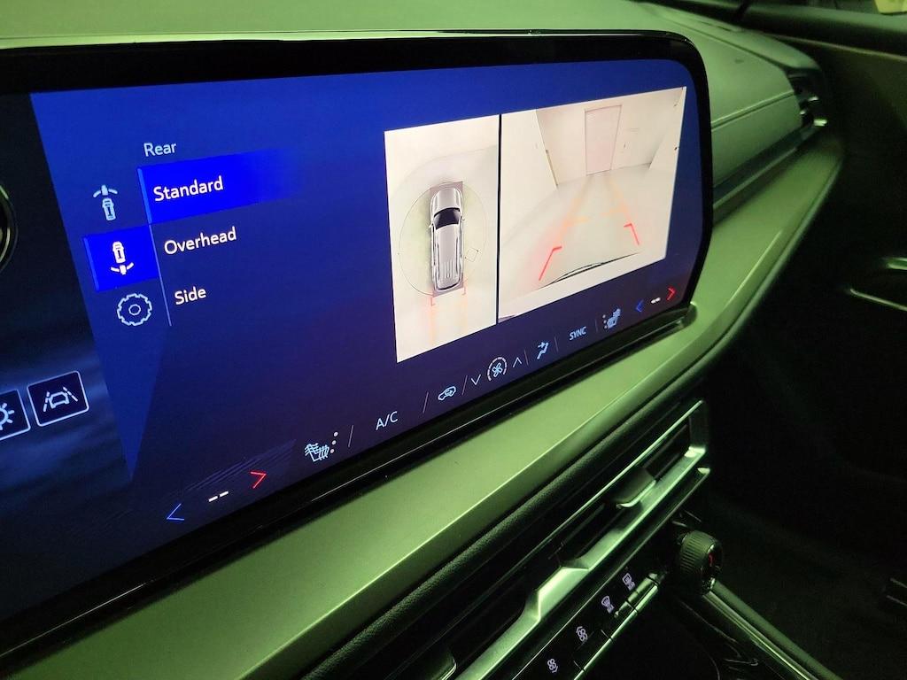 used 2024 Chevrolet Traverse car, priced at $34,998