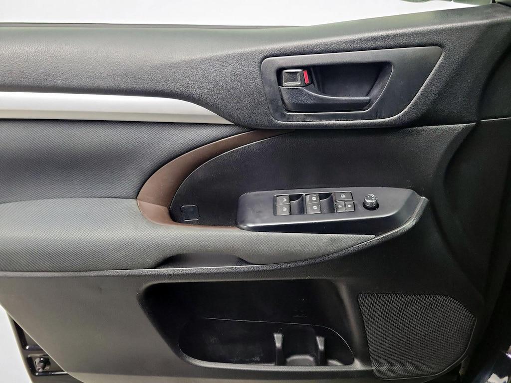 used 2019 Toyota Highlander car, priced at $21,998