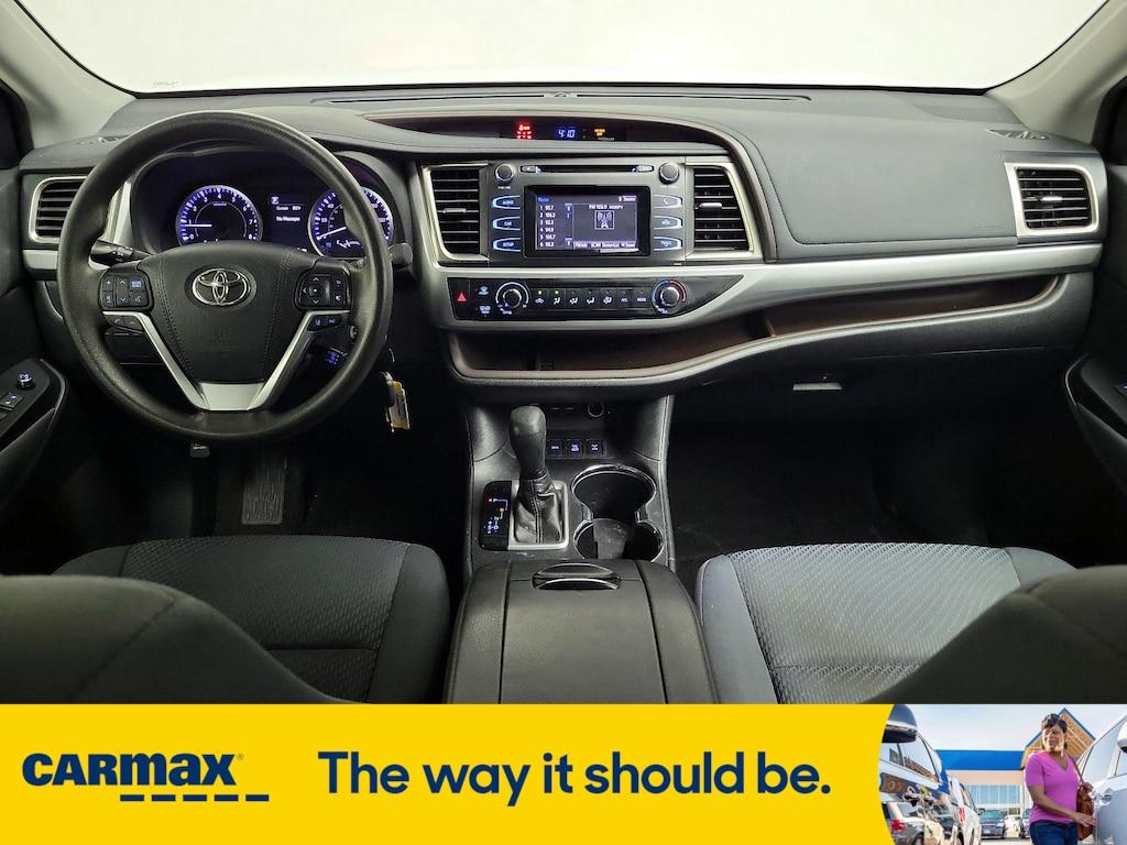 used 2019 Toyota Highlander car, priced at $25,998