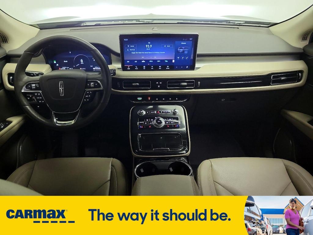 used 2022 Lincoln Nautilus car, priced at $31,998