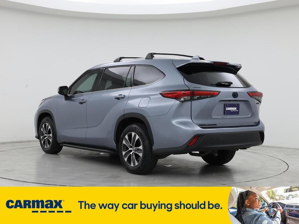 used 2022 Toyota Highlander Hybrid car, priced at $34,998