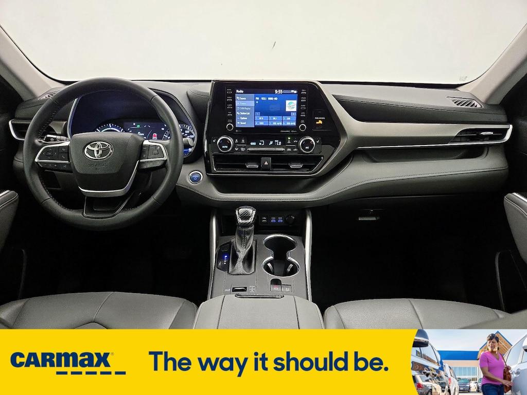 used 2022 Toyota Highlander Hybrid car, priced at $34,998