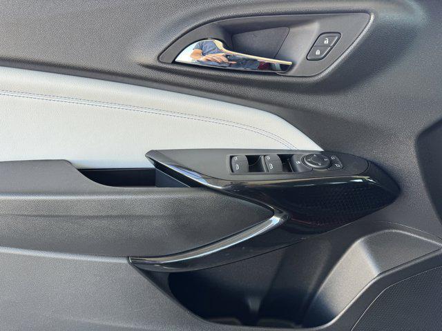 new 2025 Chevrolet Trax car, priced at $25,735