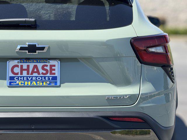 new 2025 Chevrolet Trax car, priced at $27,180