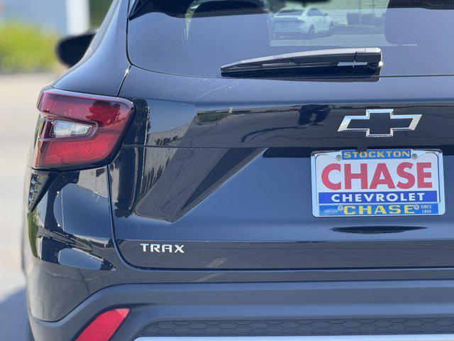 new 2025 Chevrolet Trax car, priced at $25,795