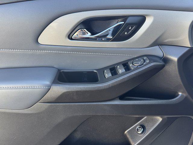 used 2021 Chevrolet Traverse car, priced at $31,988