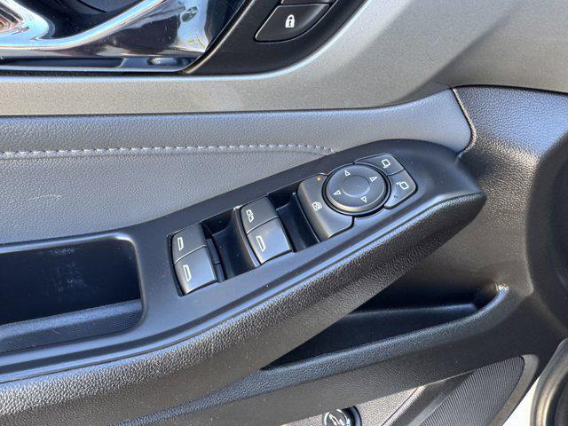 used 2021 Chevrolet Traverse car, priced at $31,988