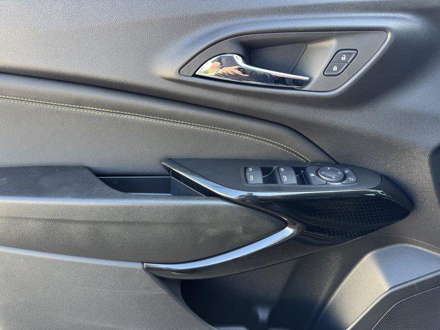 new 2025 Chevrolet Trax car, priced at $27,510