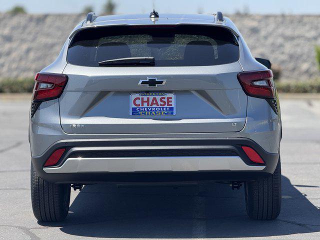 new 2025 Chevrolet Trax car, priced at $25,735
