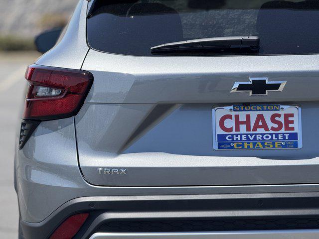 new 2025 Chevrolet Trax car, priced at $25,735