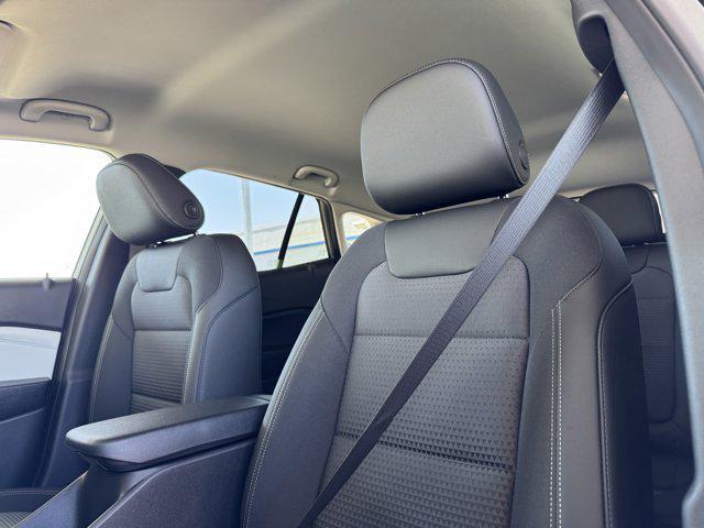 new 2025 Chevrolet Trax car, priced at $25,735