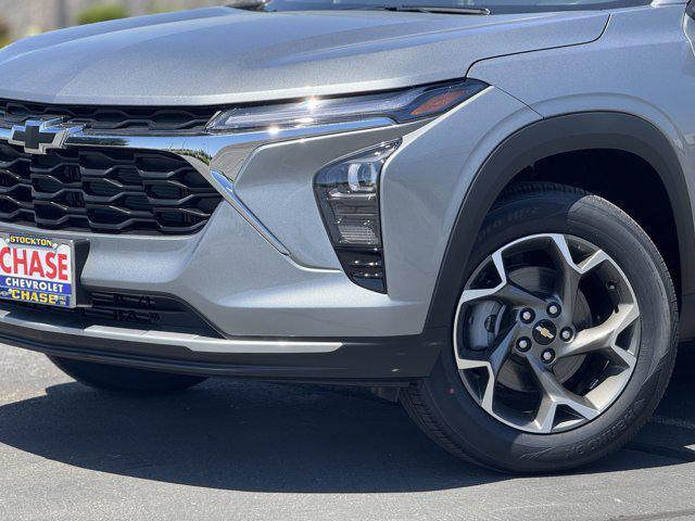 new 2025 Chevrolet Trax car, priced at $25,735