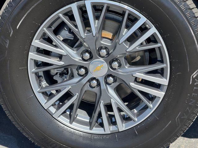 used 2025 Chevrolet Traverse car, priced at $42,988