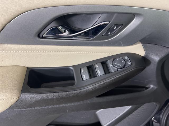 used 2023 Chevrolet Traverse car, priced at $30,532