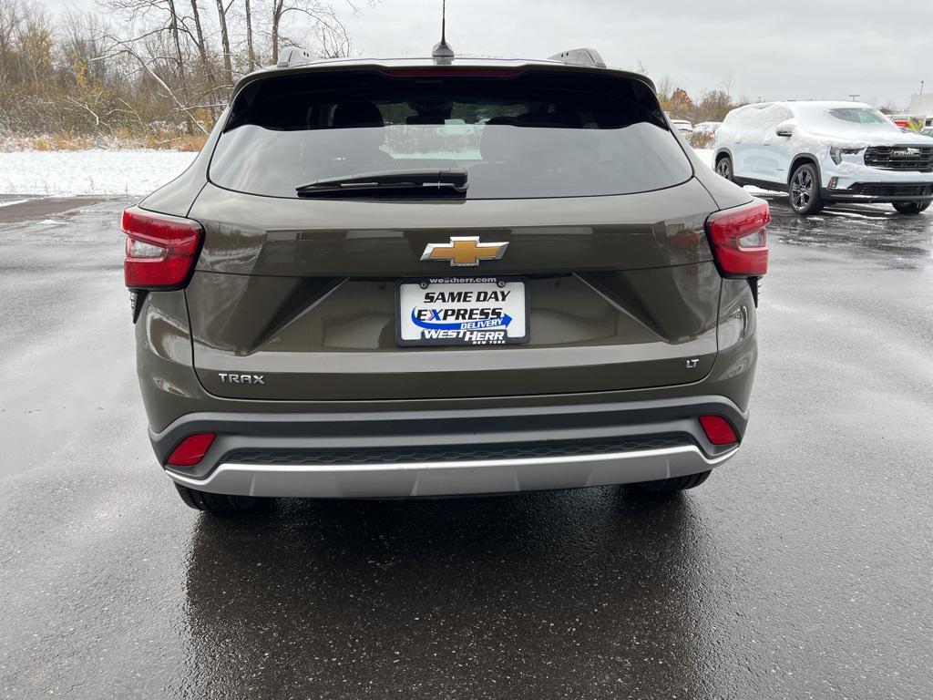 used 2024 Chevrolet Trax car, priced at $20,552