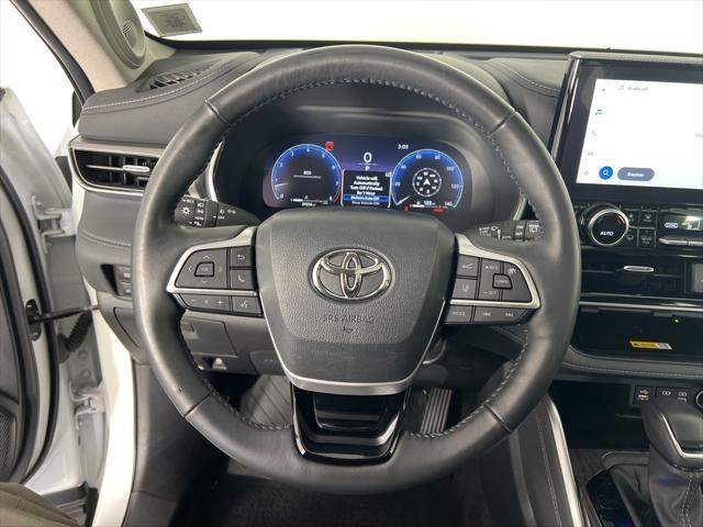 used 2024 Toyota Highlander car, priced at $50,224