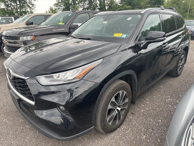 used 2020 Toyota Highlander car, priced at $33,944