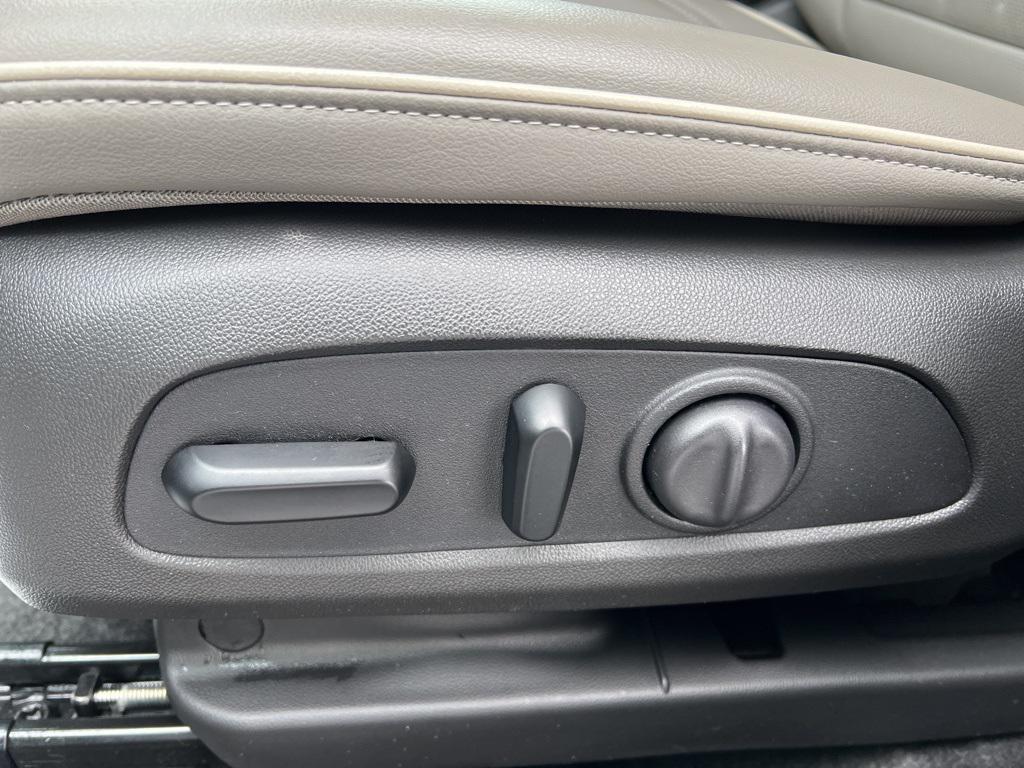 used 2025 Buick Envista car, priced at $28,906