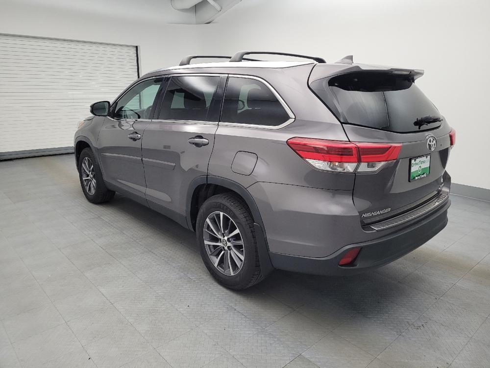 used 2019 Toyota Highlander car, priced at $24,095