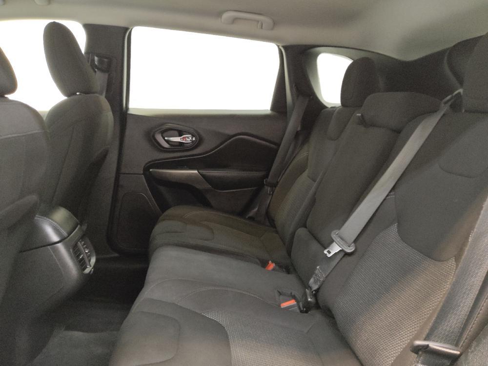 used 2021 Jeep Cherokee car, priced at $19,495