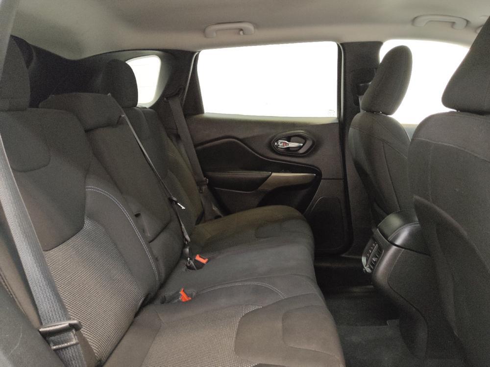 used 2021 Jeep Cherokee car, priced at $19,495