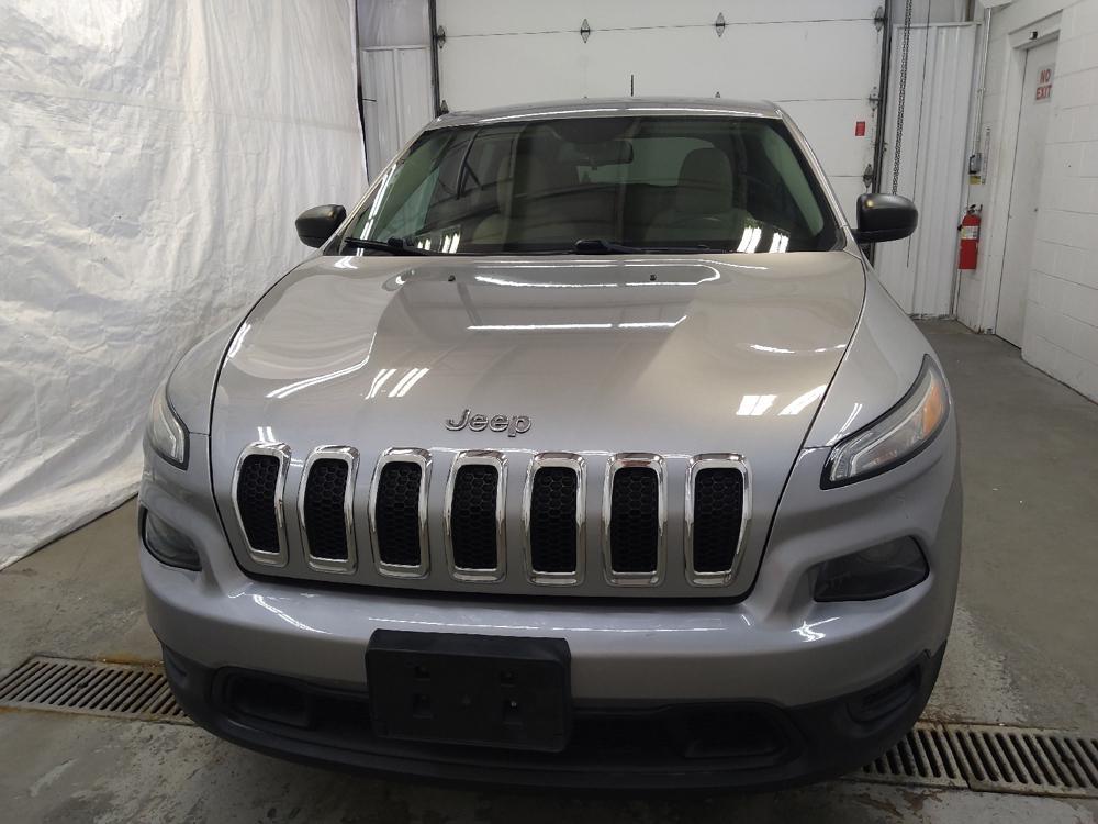 used 2016 Jeep Cherokee car, priced at $13,295