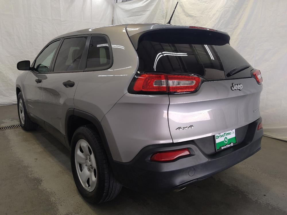 used 2016 Jeep Cherokee car, priced at $13,795