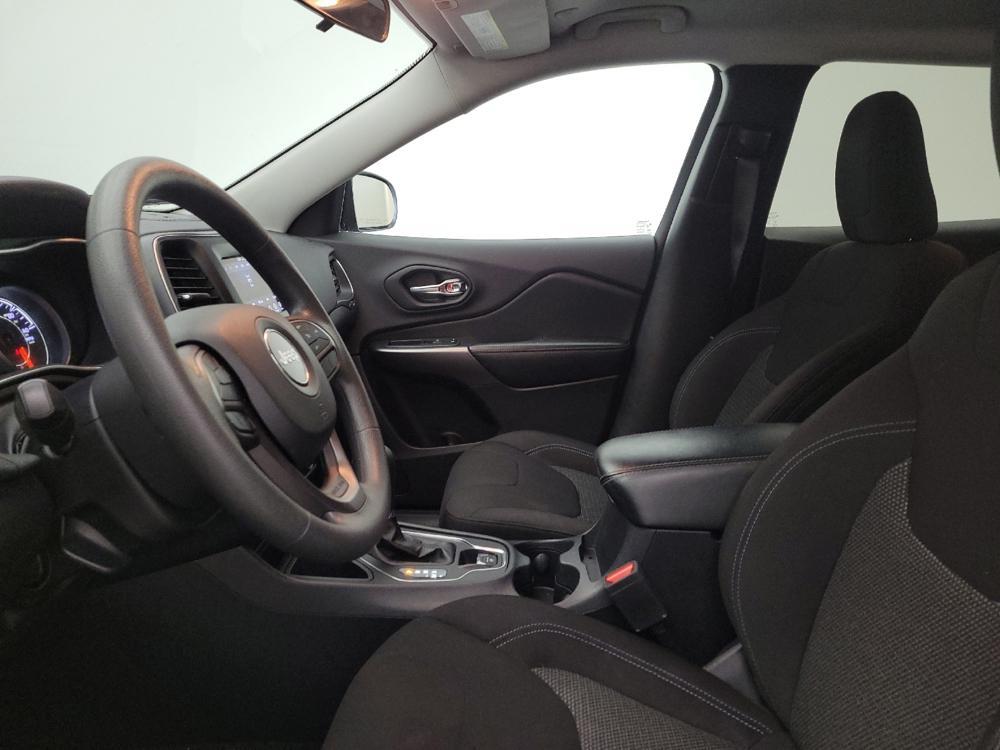 used 2020 Jeep Cherokee car, priced at $18,995