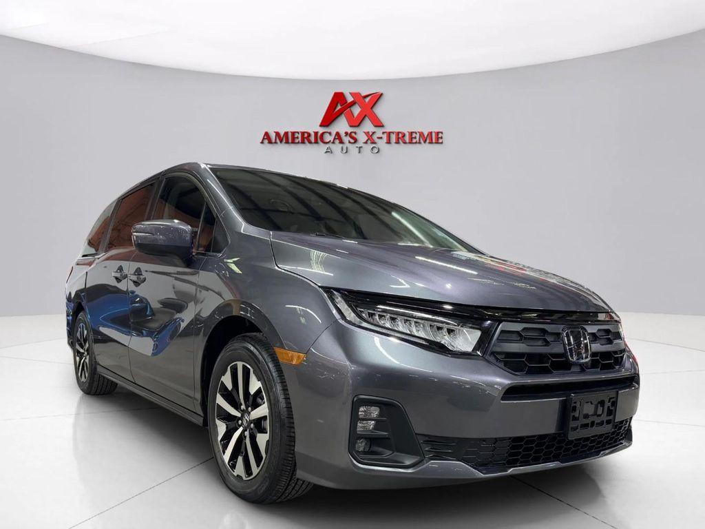 used 2025 Honda Odyssey car, priced at $32,999