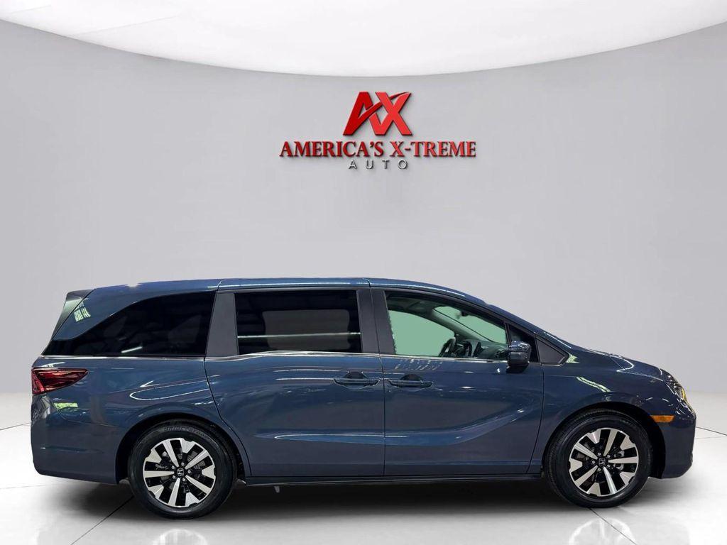 used 2025 Honda Odyssey car, priced at $35,499