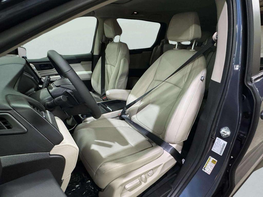 used 2025 Honda Odyssey car, priced at $35,499