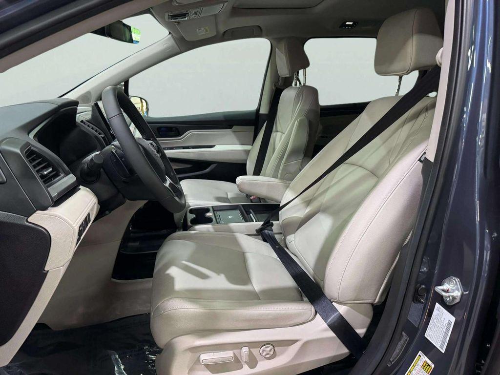 used 2025 Honda Odyssey car, priced at $35,499