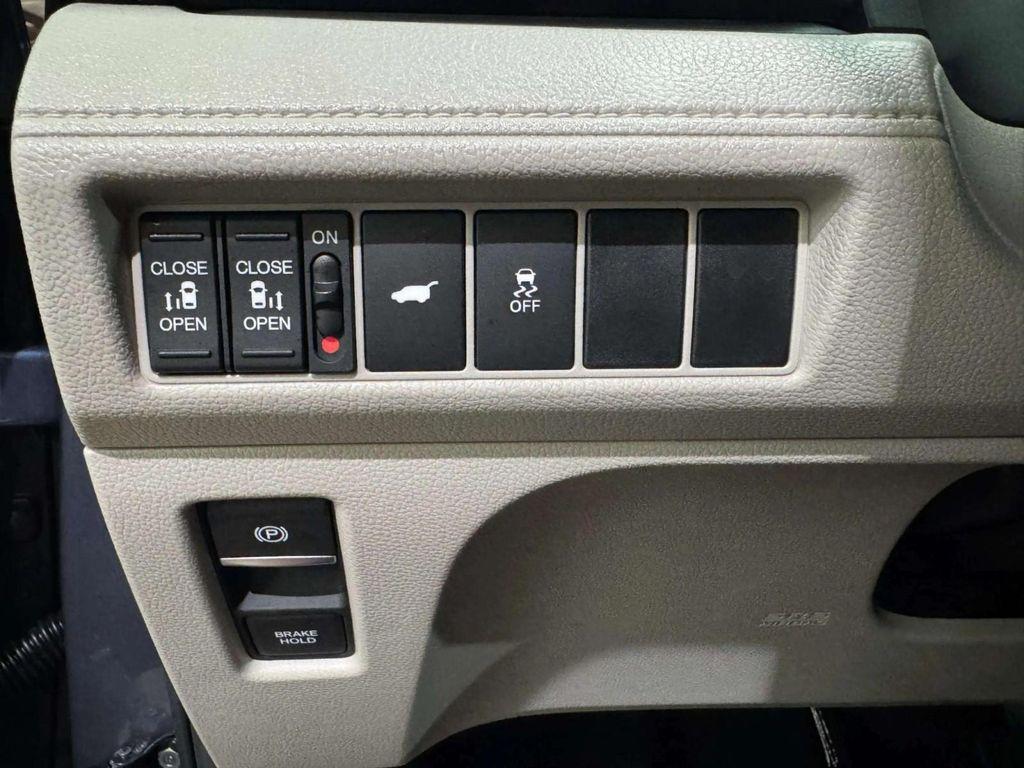used 2025 Honda Odyssey car, priced at $35,499