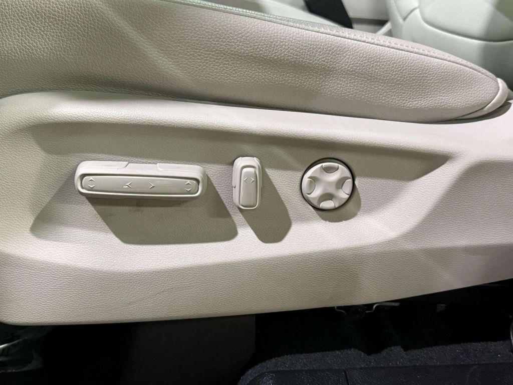 used 2025 Honda Odyssey car, priced at $35,499