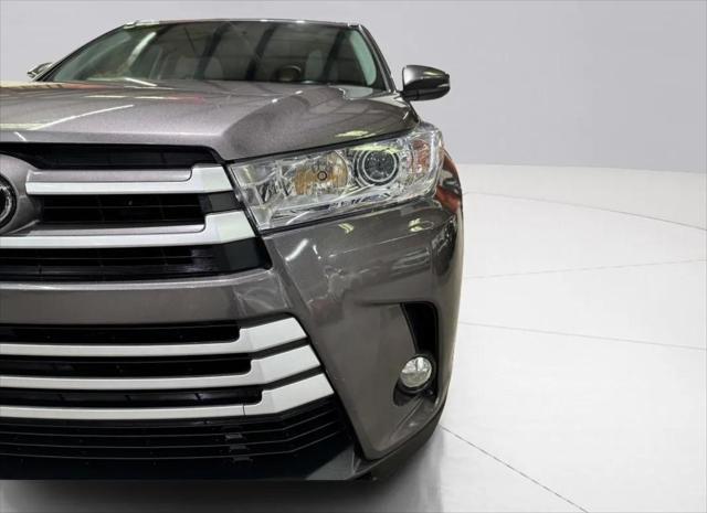 used 2017 Toyota Highlander car, priced at $22,499