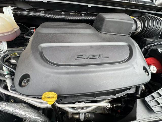 used 2023 Chrysler Pacifica car, priced at $23,135