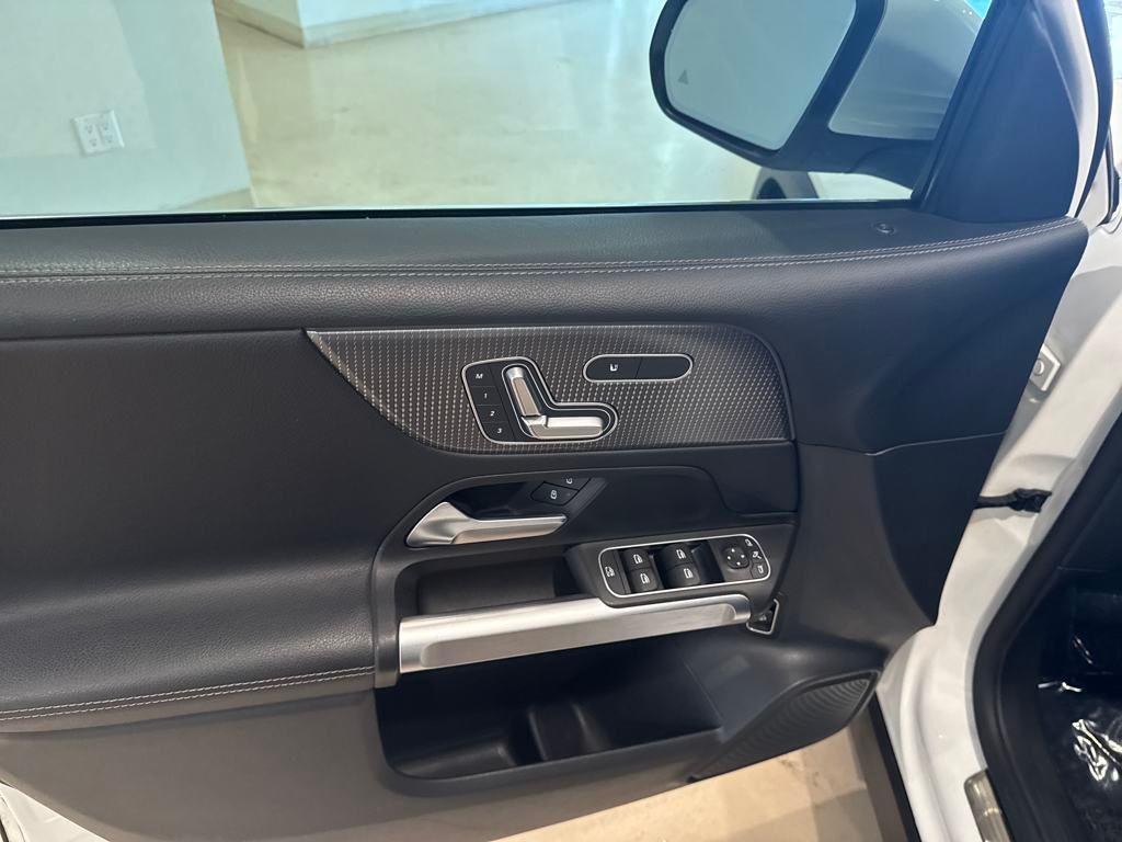 used 2022 Mercedes-Benz GLB 250 car, priced at $20,999