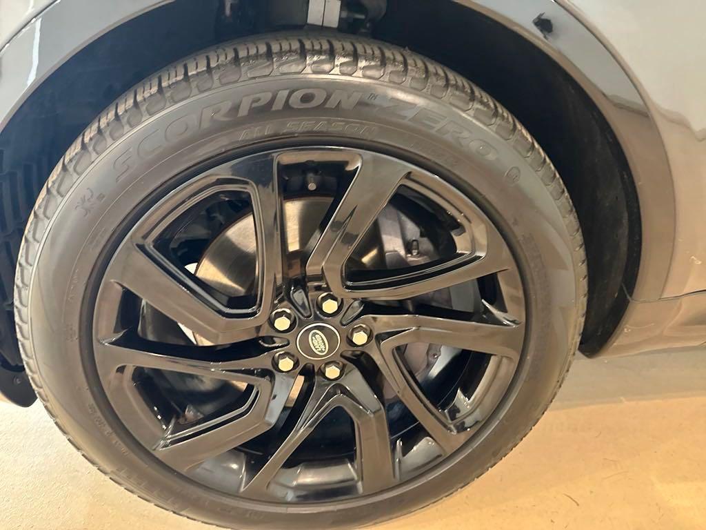 used 2022 Land Rover Discovery car, priced at $31,844